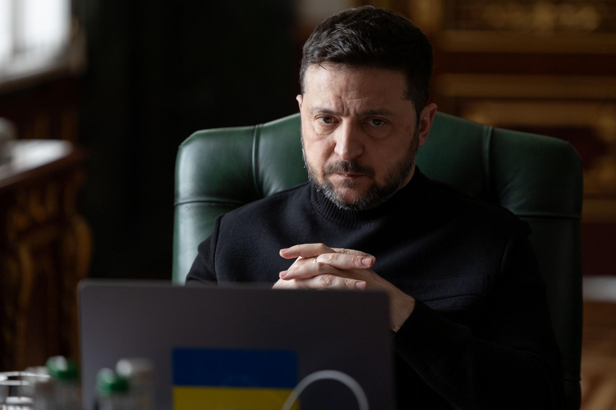 Президент Зеленський заявив, що зустрічався не лише з Кравченком, а й з керівниками НАБУ та САП Президент Зеленський заявив, що зустрічався не лише з Кравченком, а й з керівниками НАБУ та САП
